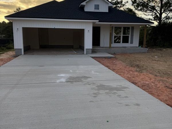 10098 American Farms Rd, Milton, FL 32583