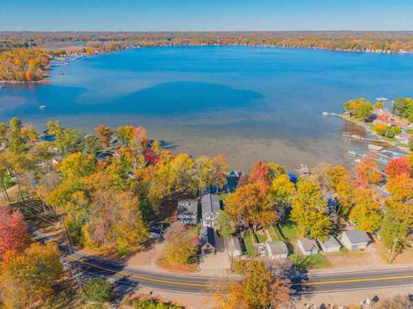 9235 Mcgregor Road, Pinckney, MI 48169