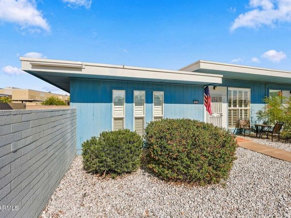 10022 W LANCASTER Drive, Sun City, AZ 85351