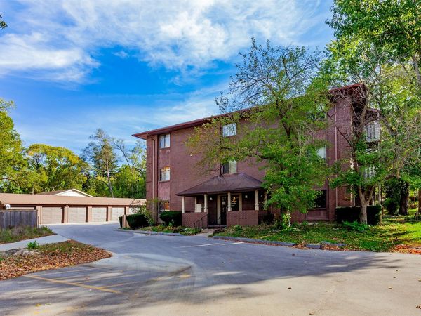 1235 66th Street, Unit 14, Windsor Heights, IA 50324
