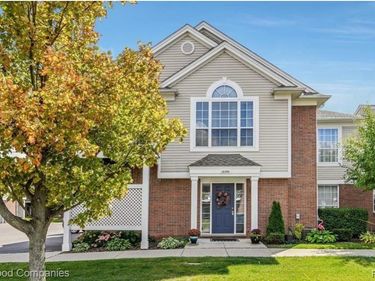 16390 Chatham Drive, Unit 150, Macomb Township, Mi 48044