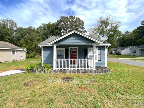 1102 Davidson Avenue , Gastonia, NC 28052