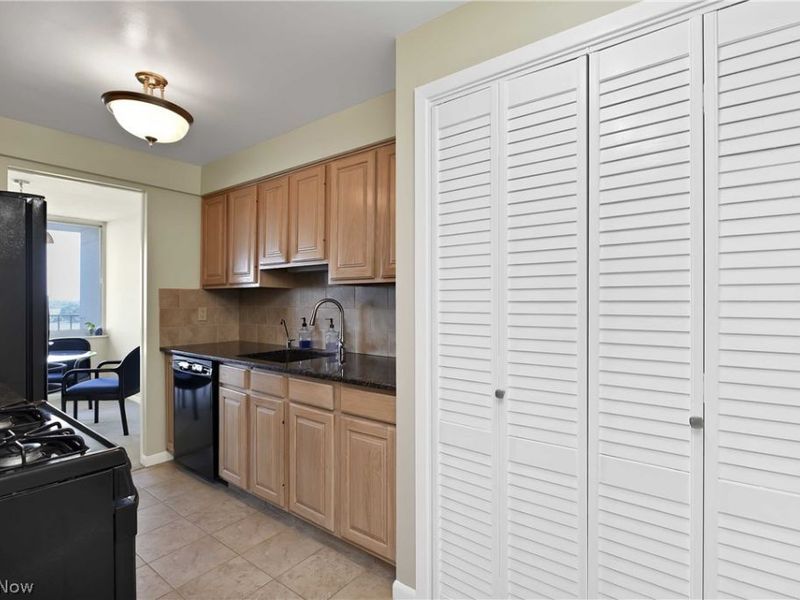 12900 Lake Avenue, Unit 924, Lakewood, OH 44107 Photo 14