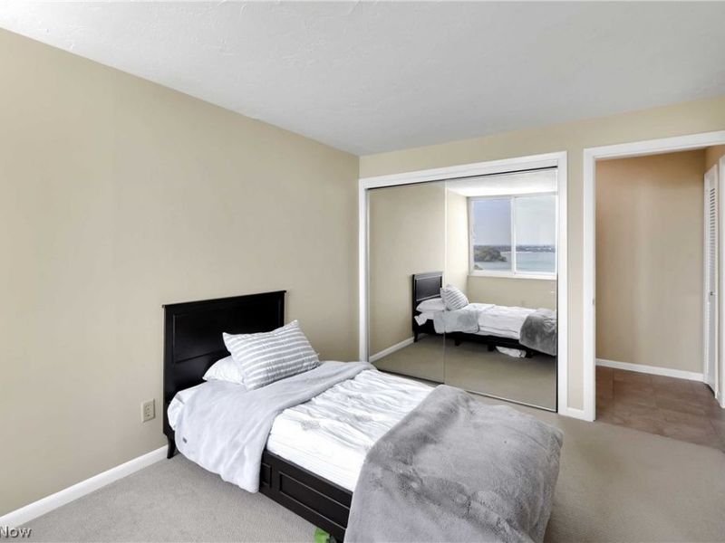12900 Lake Avenue, Unit 924, Lakewood, OH 44107 Photo 17