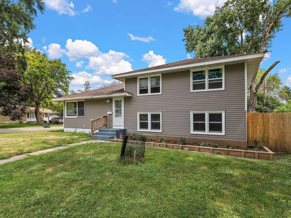 6924 Scott Avenue N, Brooklyn Center, MN 55429