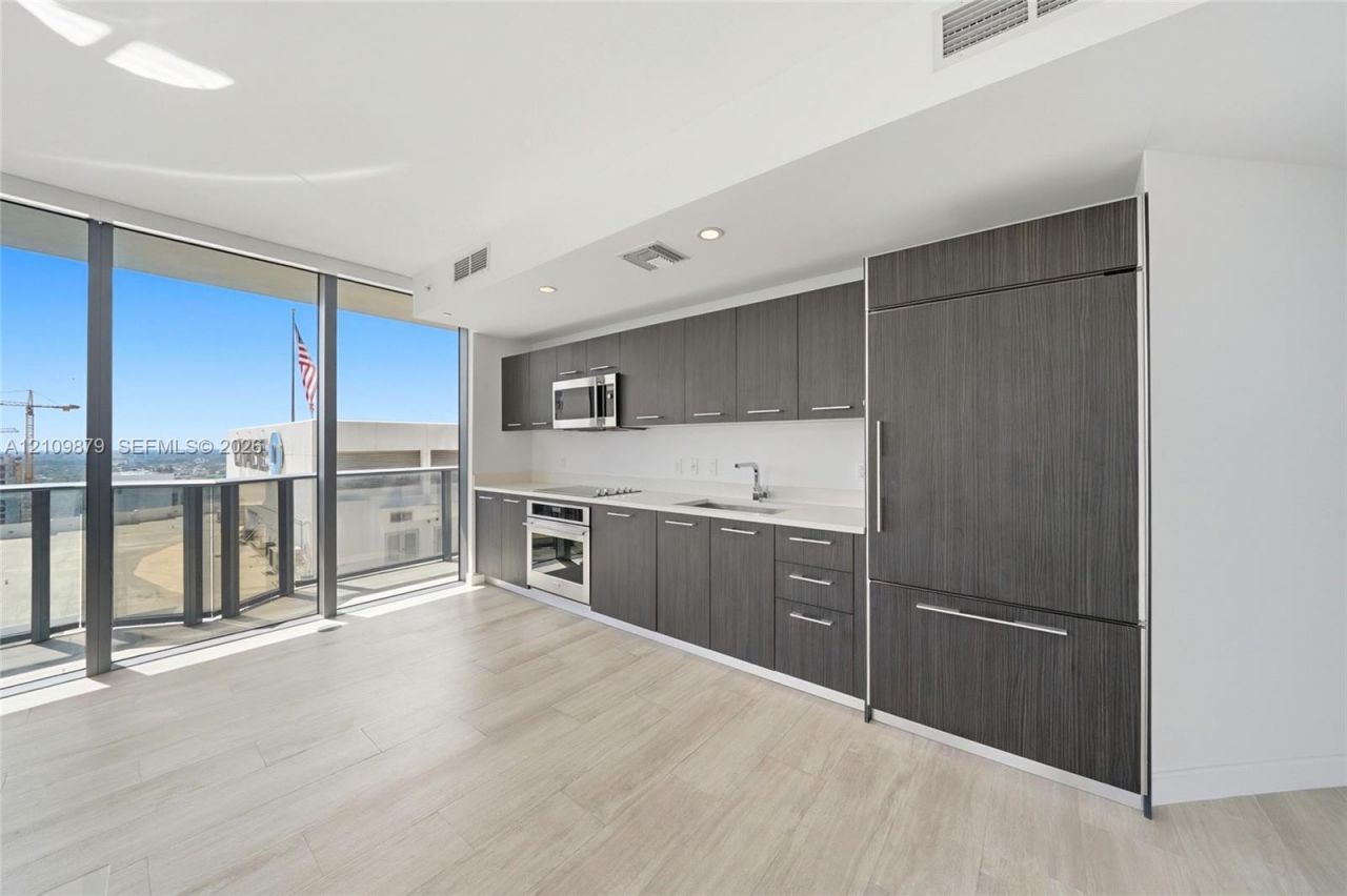 55 SW 9th St , Unit 3106, Miami, FL 33130 Photo