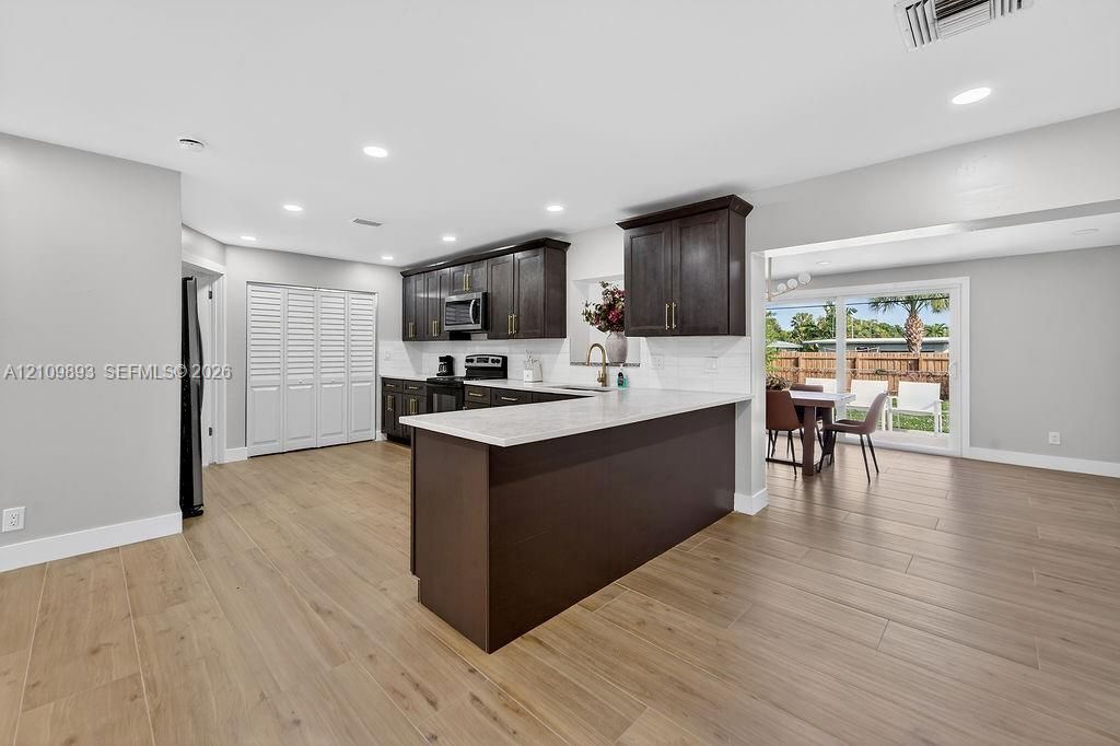 712 Tradewind Dr , North Palm Beach, FL 33408 Photo