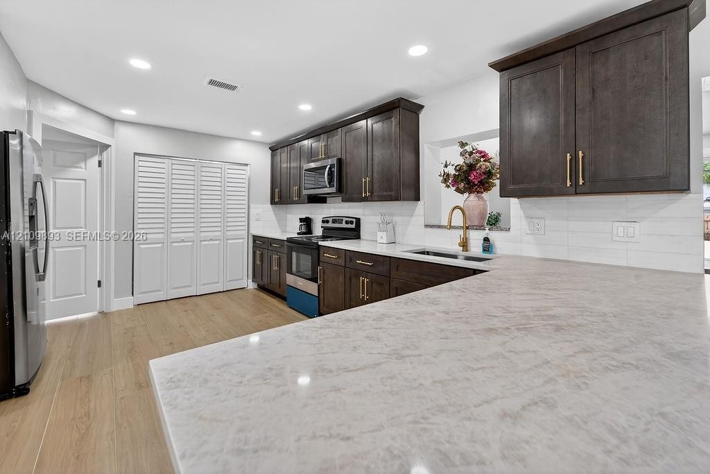 712 Tradewind Dr , North Palm Beach, FL 33408 Photo