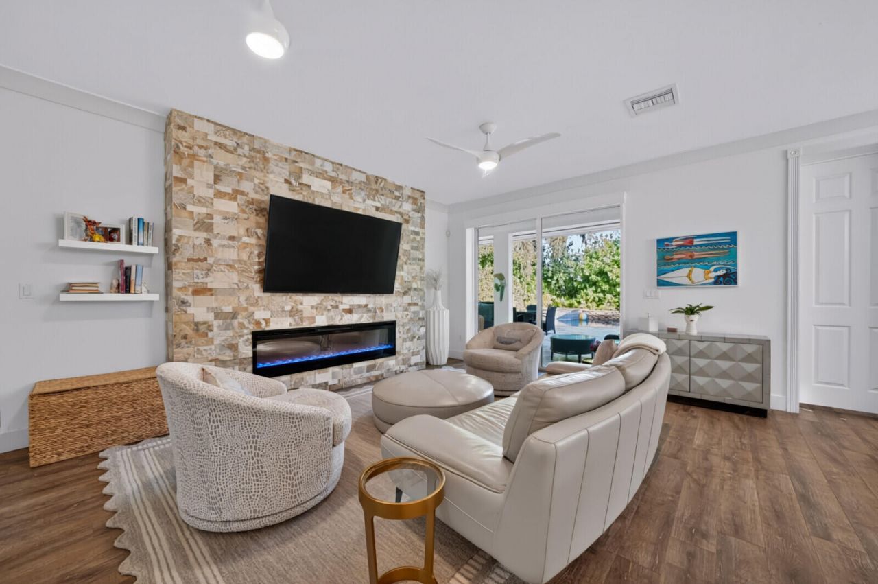 1031 Tiki Drive, Jupiter, FL 33458 Photo
