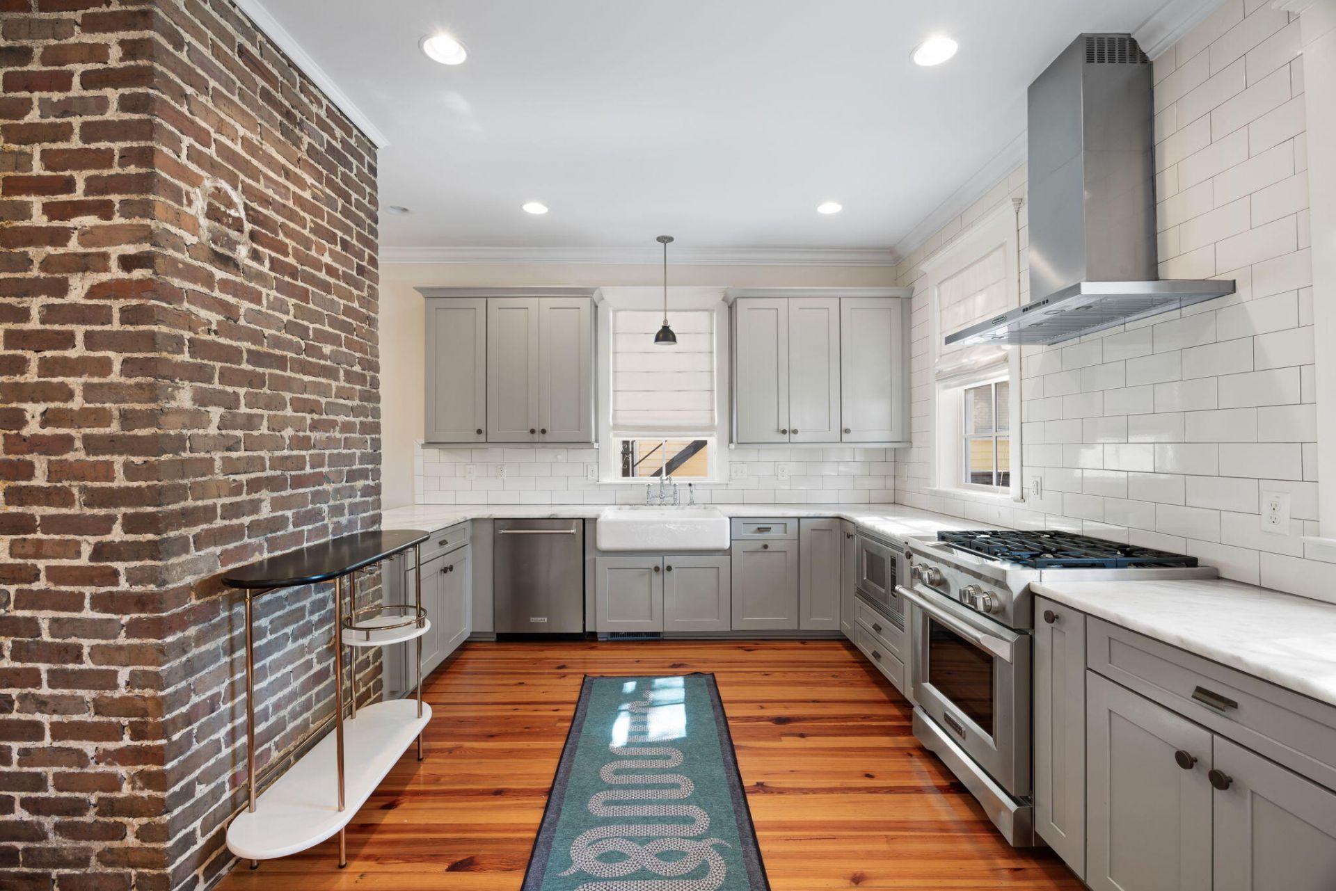 103 Fishburne Street Photo 11