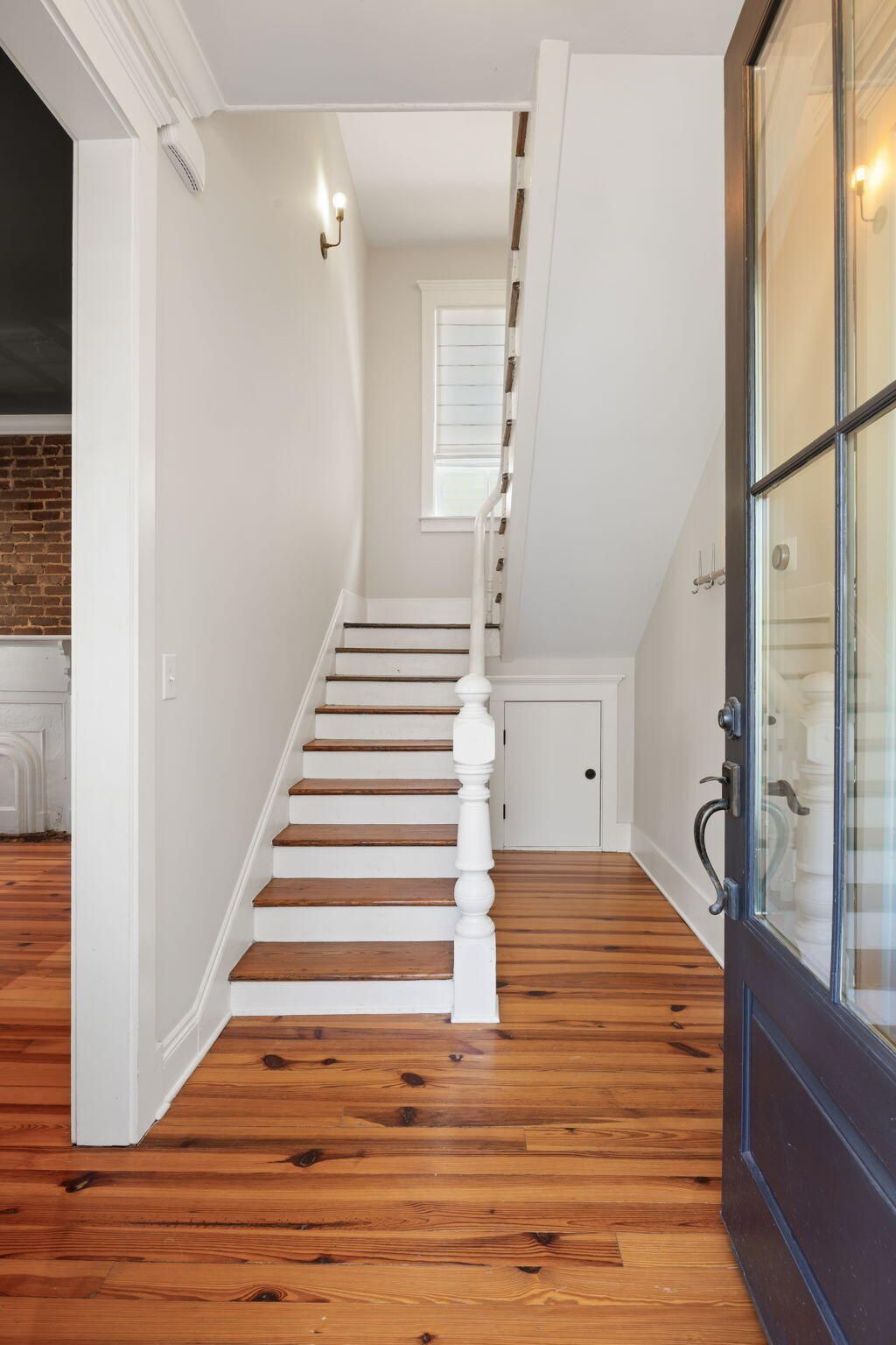 103 Fishburne Street Photo 5