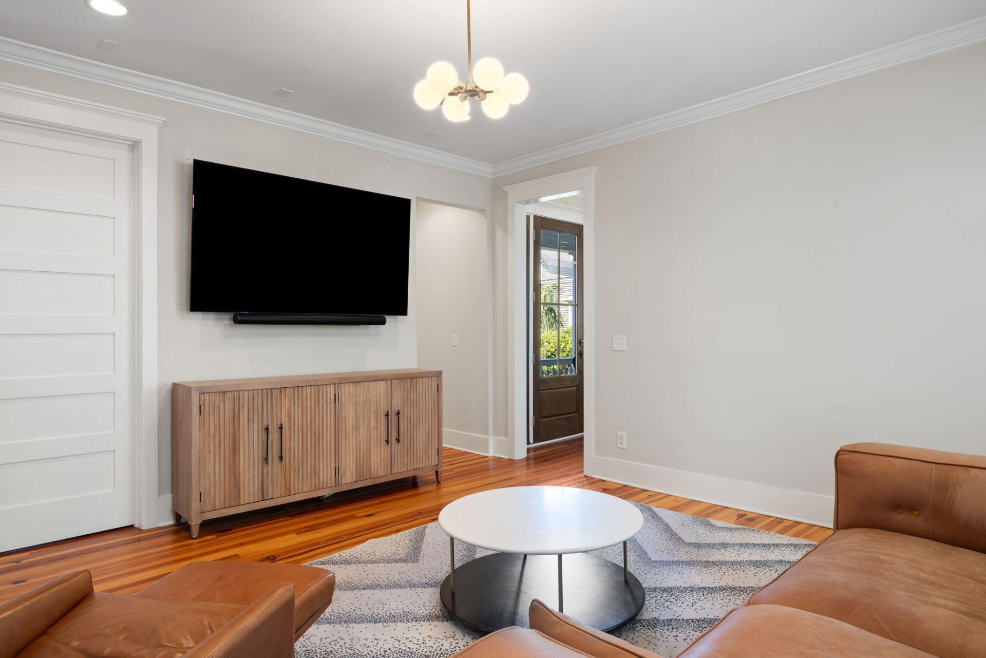 103 Fishburne Street Photo 6
