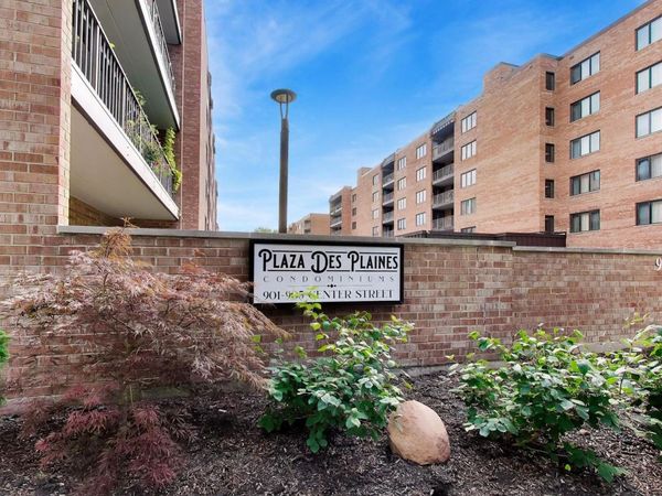901 Center Street , Unit 403, Des Plaines, IL 60016