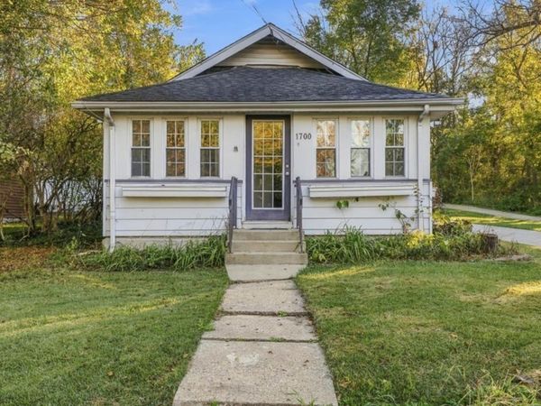1700 Riverside Avenue , St. Charles, IL 60174