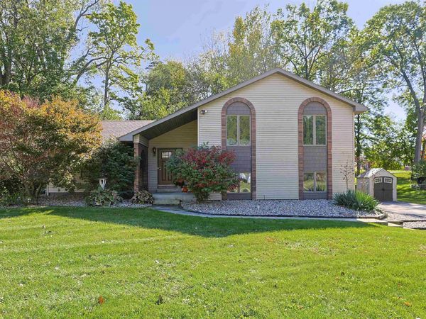 11044 E River Oaks Lane, Osceola, IN 46561