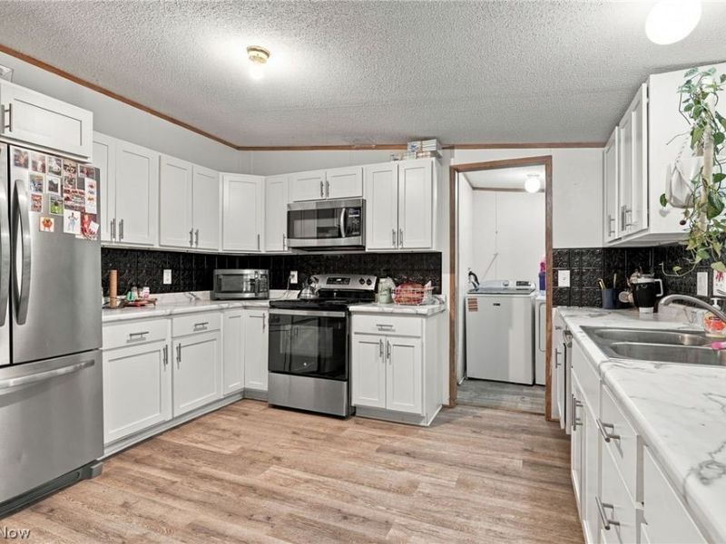 6157 Alliance Road NW, Malvern, OH 44644 Photo 9