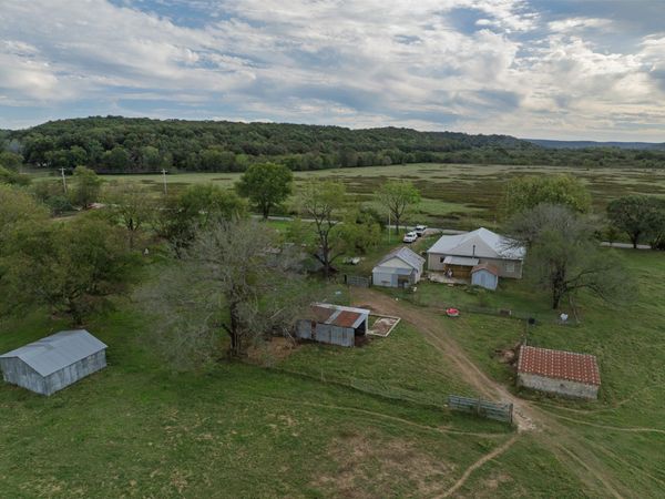 7347 E 420 Road, Strang, OK 74367