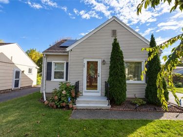 869 Whitlock Road, Rochester, NY 14609