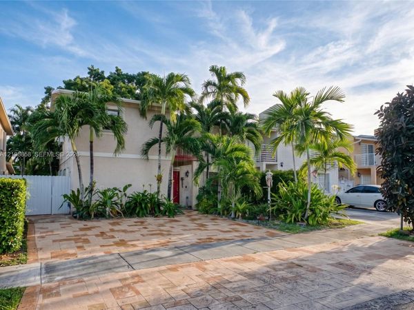 10960 SW 25th St, Miami, FL 33165