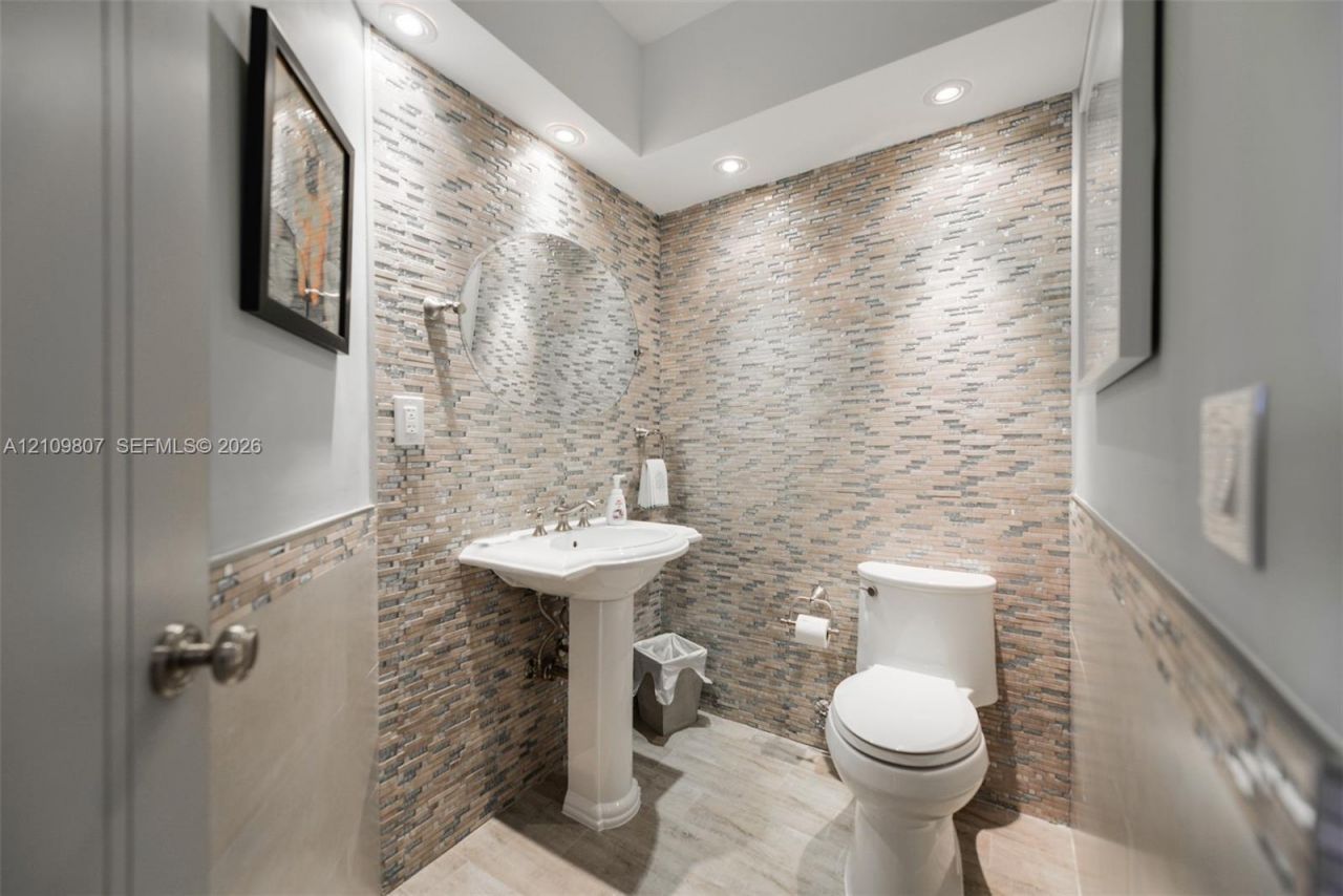 1980 S Ocean Dr , Unit 16Q, Hallandale Beach, FL 33009 Photo
