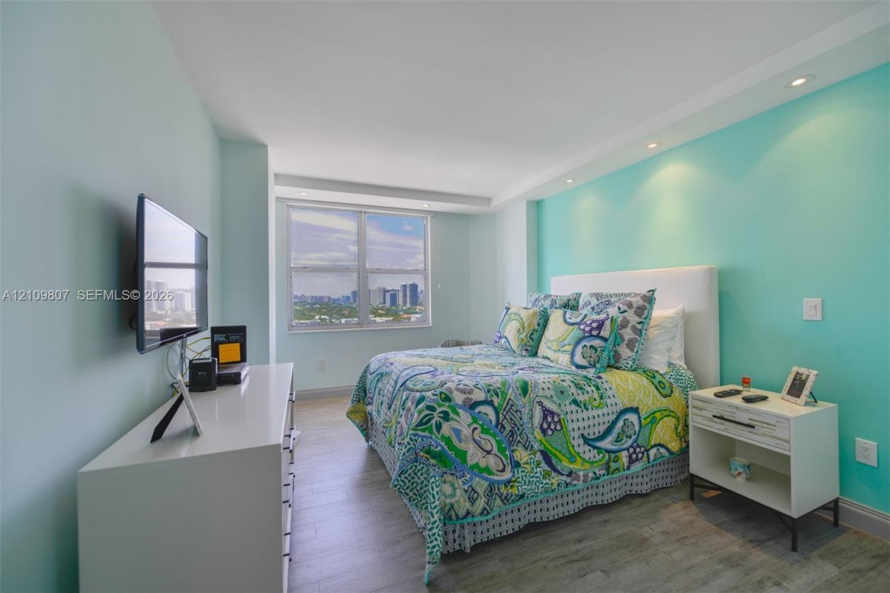 1980 S Ocean Dr , Unit 16Q, Hallandale Beach, FL 33009 Photo