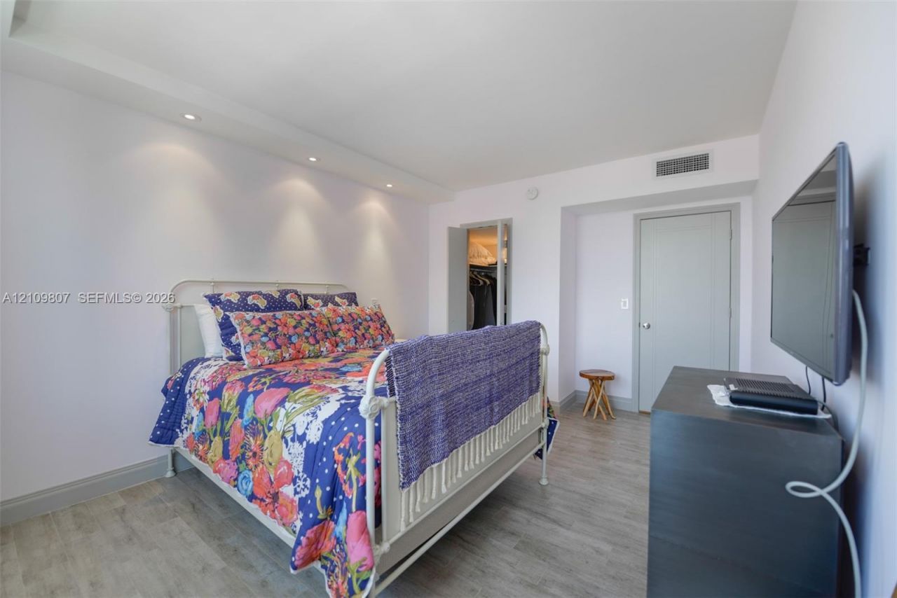 1980 S Ocean Dr , Unit 16Q, Hallandale Beach, FL 33009 Photo