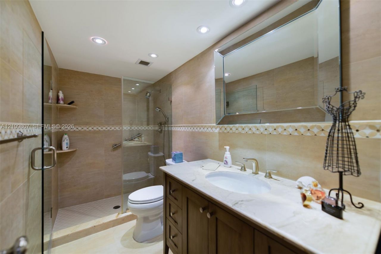 1980 S Ocean Dr , Unit 16Q, Hallandale Beach, FL 33009 Photo