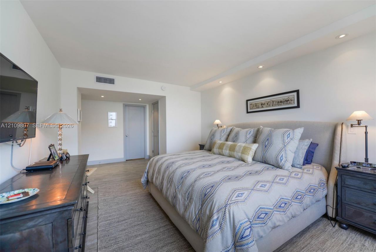 1980 S Ocean Dr , Unit 16Q, Hallandale Beach, FL 33009 Photo