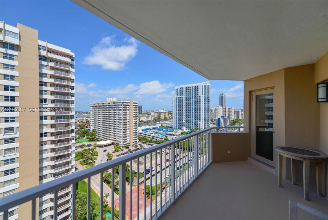 1980 S Ocean Dr , Unit 16Q, Hallandale Beach, FL 33009 Photo
