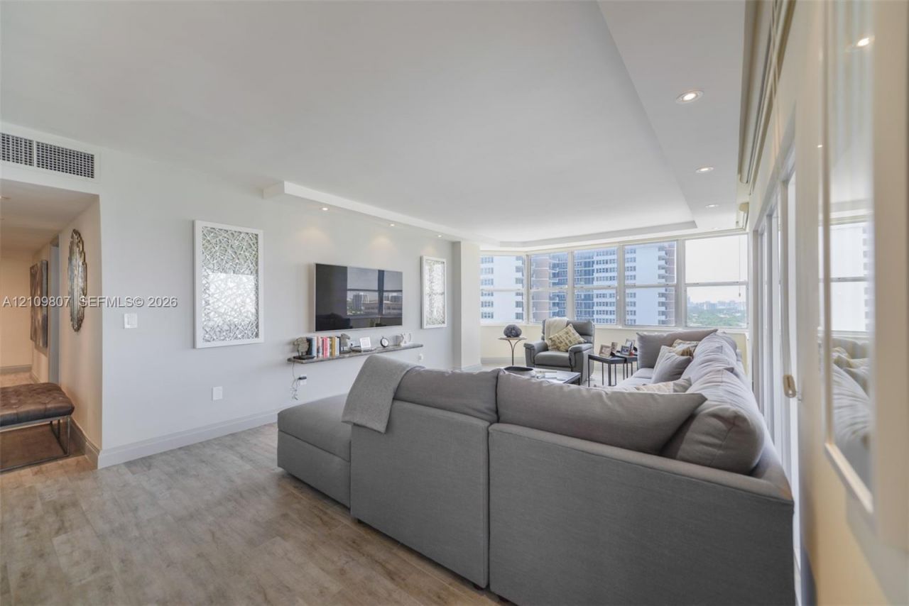 1980 S Ocean Dr , Unit 16Q, Hallandale Beach, FL 33009 Photo