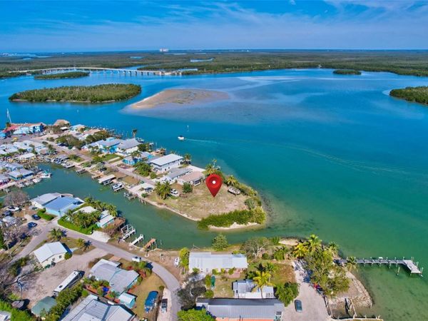 103 Bayshore Way , Goodland, FL 34140
