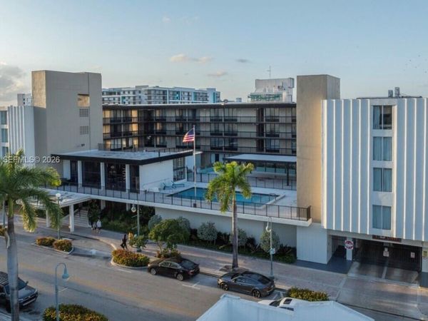 1925 Harrison St , Hollywood, FL 33020