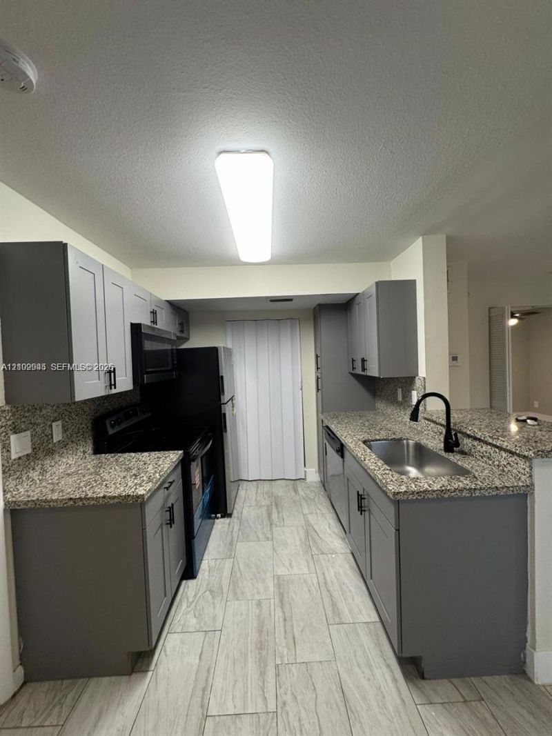 8737 NW 39th St , Unit 8737, Sunrise, FL 33351 Photo