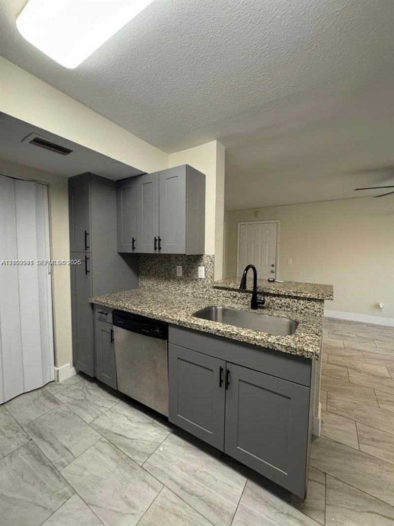 8737 NW 39th St , Unit 8737, Sunrise, FL 33351 Photo