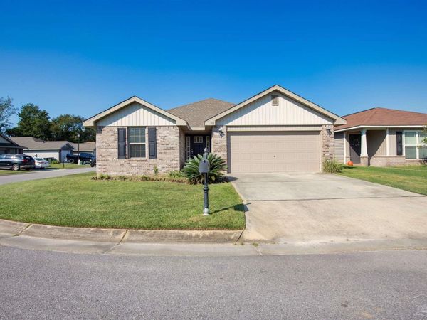 490 Evening Falls Dr, Pensacola, FL 32534
