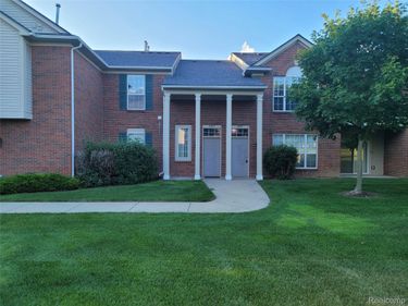 22105 Chesapeake Circle , Commerce Township, Mi 48390