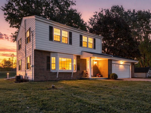 2684 Country Aire Dr, Jackson, WI 53012