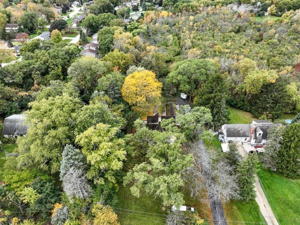 4849 S 35th St, Greenfield, WI 53221