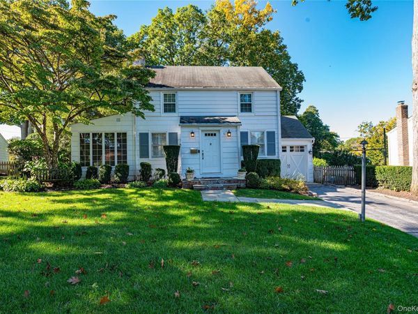 5 Dogwood Lane, Glen Head, NY 11545