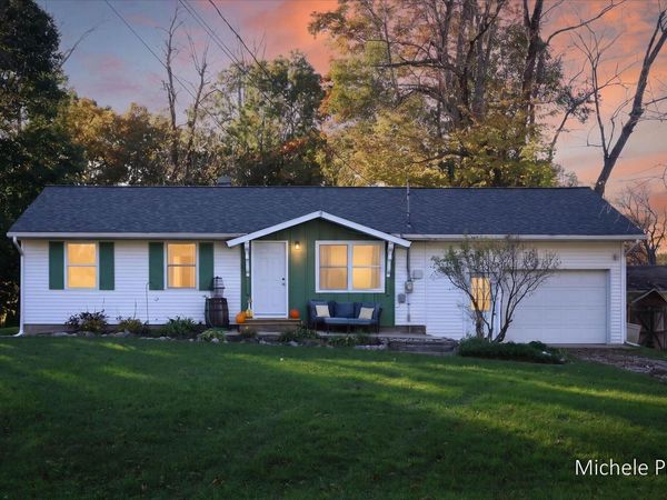 2110 Maple Lane, Hastings, MI 49058