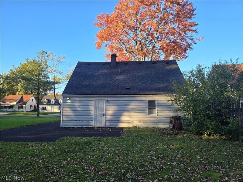 19504 Longbrook Road , Warrensville Heights, OH 44128 Photo 15