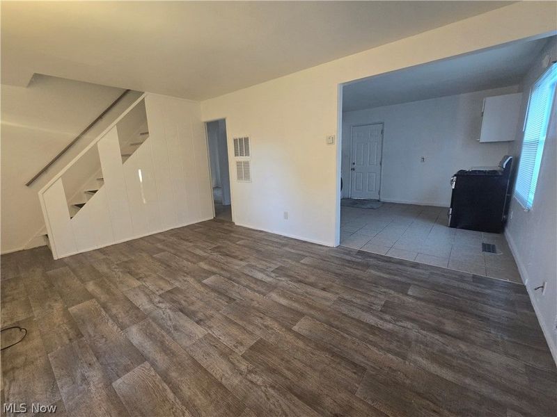 19504 Longbrook Road , Warrensville Heights, OH 44128 Photo 2