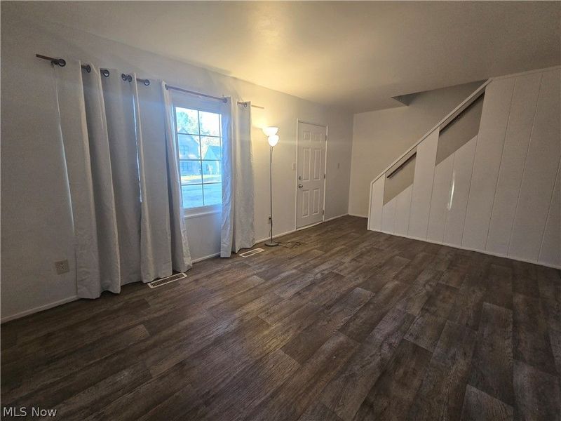 19504 Longbrook Road , Warrensville Heights, OH 44128 Photo 3
