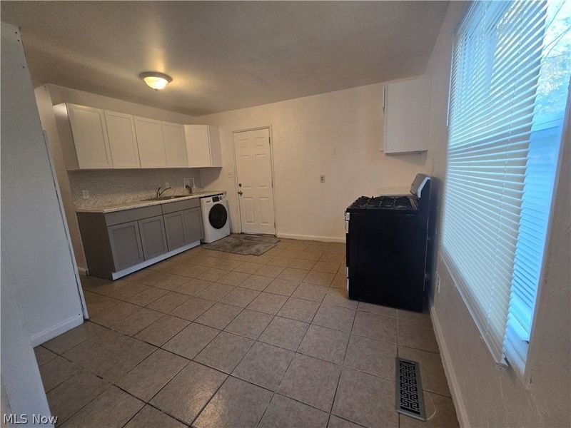 19504 Longbrook Road , Warrensville Heights, OH 44128 Photo 5
