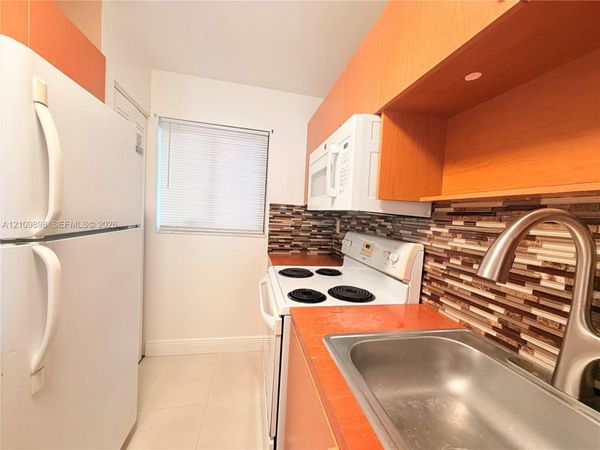6055 W 19th Ave , Unit 412, Hialeah, FL 33012