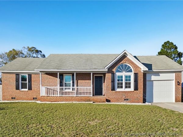 1060 Alexwood Drive, Hope Mills, NC 28348