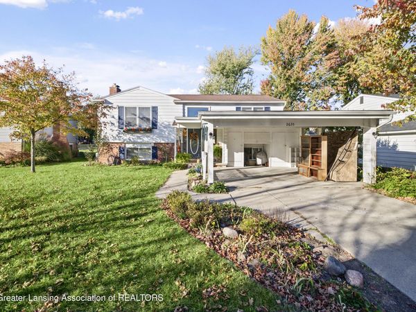 2635 Groesbeck Avenue, Lansing, MI 48912