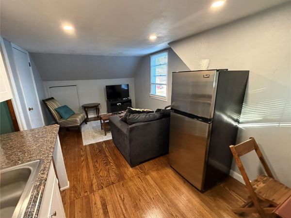 187 N Fulton Avenue , Lindenhurst, NY 11757