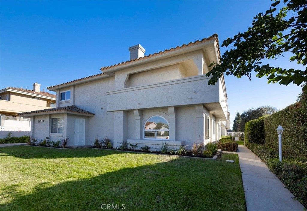 11324 215th #4, Lakewood, CA 90715 Main Photo