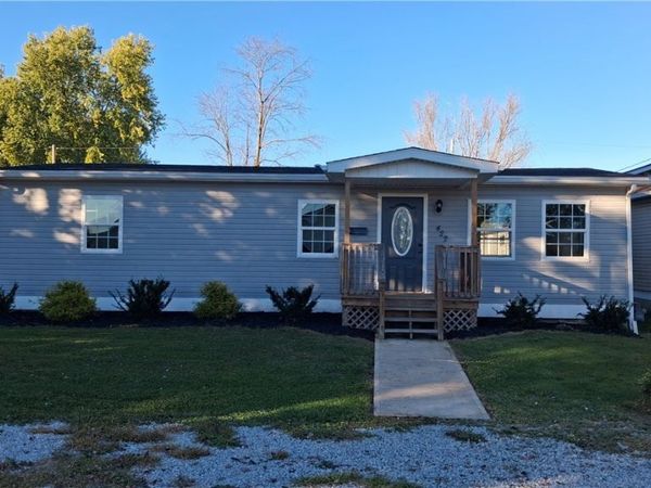 422 E 4th Street , West Lafayette, OH 43845